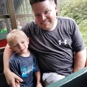 Meet your Posher, Dustin